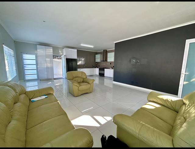 4 BEDROOM HOUSE FOR SALE IN CHURCHILL ESTATE